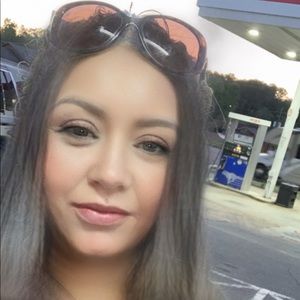 Meet your Posher, Aurora